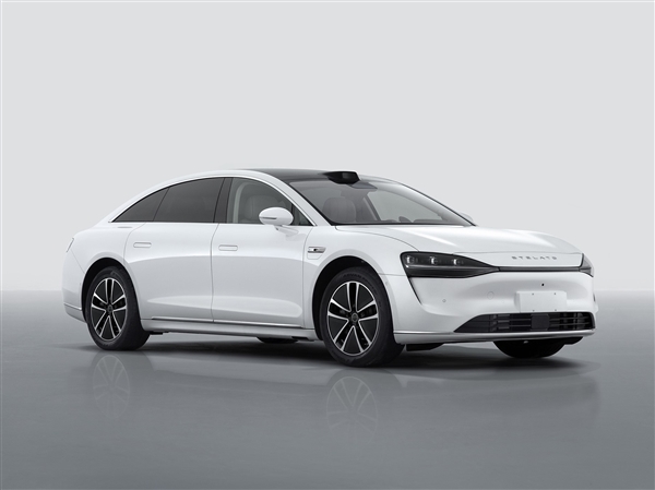 華為首款豪華旗艦轎車！享界S9實車曝光：德系BBA強敵