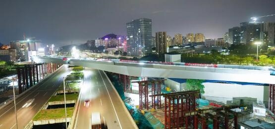 連接深中通道！深圳完成首例鋼箱梁轉(zhuǎn)體施工：預(yù)計(jì)6月通車