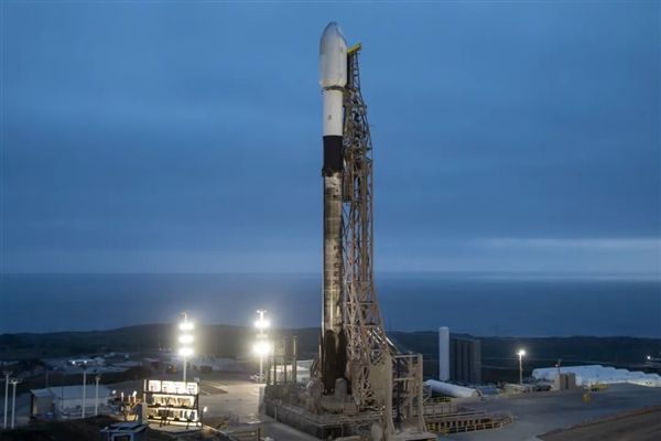 SpaceX一箭發(fā)射多顆美國(guó)偵察衛(wèi)星：細(xì)節(jié)一概不知