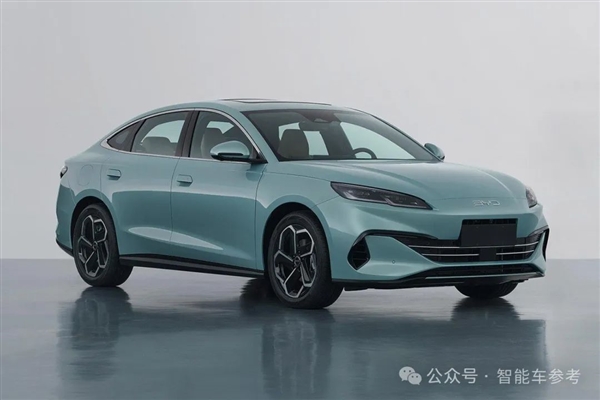 油耗2.9續(xù)航2100km！全球先進(jìn)插混發(fā)布：9.98萬(wàn)工業(yè)奇跡開回家