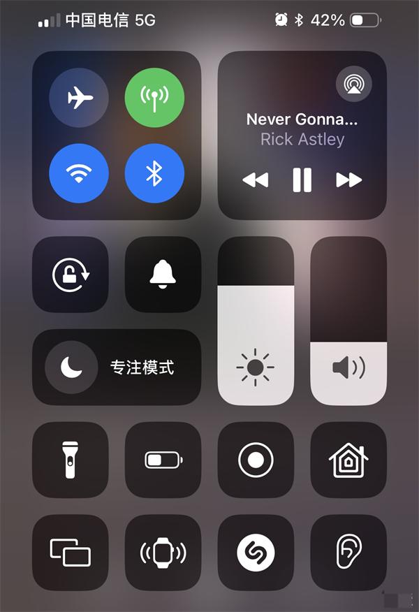 蘋果 iOS 18 正在播放將顯示進度條