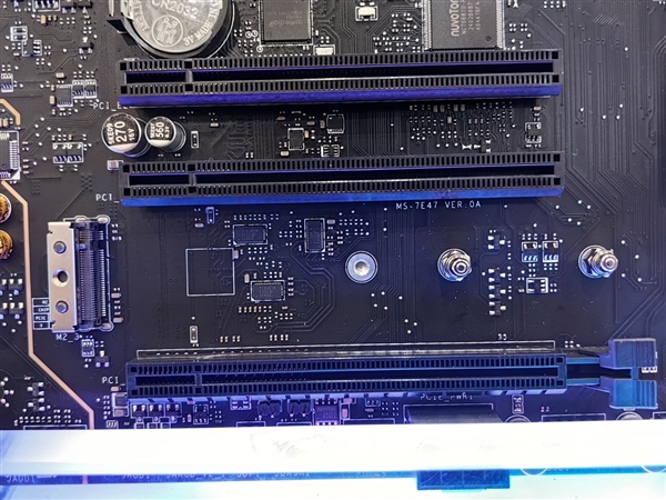 微星主板首秀CAMM2、Mini_CUDIMM兩大革命性內(nèi)存！下代普及四大徒手DIY設(shè)計(jì)
