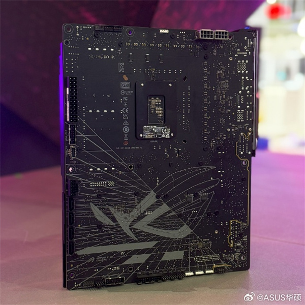 華碩ROG MAXIMUS HERO BTF背置主板亮相