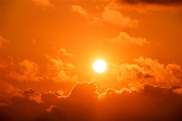 北方今年來強(qiáng)高溫進(jìn)入鼎盛期！中央氣象臺(tái)連發(fā)6天高溫預(yù)警：多地超40℃