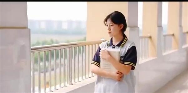 姜萍數(shù)學(xué)老師：青出于藍(lán)勝于藍(lán)