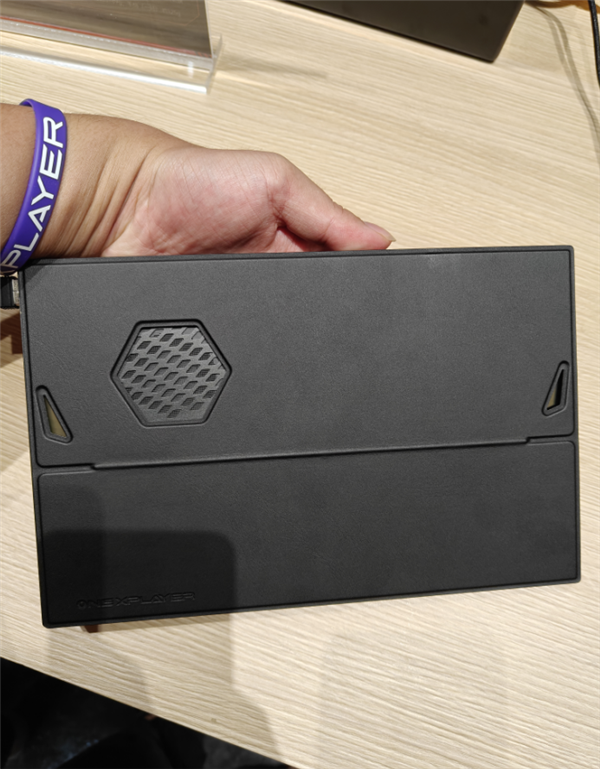 壹號本X1mini三合一電腦發(fā)布：銳龍7 8840U處理器 5699元起