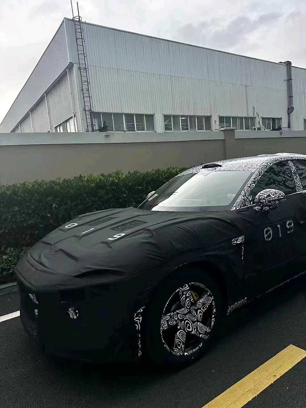 雷軍大殺招！小米汽車SUV路測諜照曝光：網(wǎng)友直呼法拉利Purosangue既視感