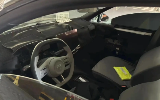 800V技術上車！極氪CX1E偽裝車曝光：年內首發(fā)