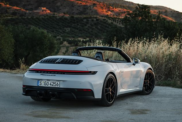 100萬起！新款保時(shí)捷911售價(jià)公布：首搭T-Hybrid混動(dòng)系統(tǒng)