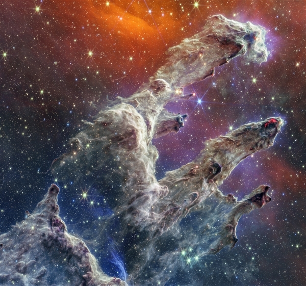 NASA公布宇宙“創(chuàng)生之柱”新影像：哈勃、韋布合力拍攝 距離地球6500光年