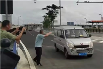 不是仰望U8 深中通道通車后到達首車出現(xiàn)：一臺五菱宏光
