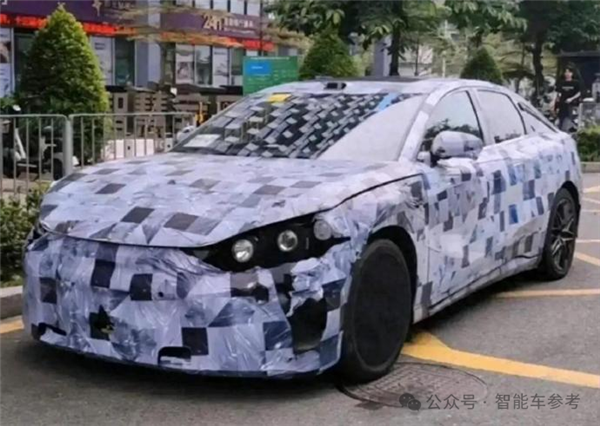 中國汽車1超2強格局：比亞迪無敵、理想復(fù)蘇、華為狂干BBA