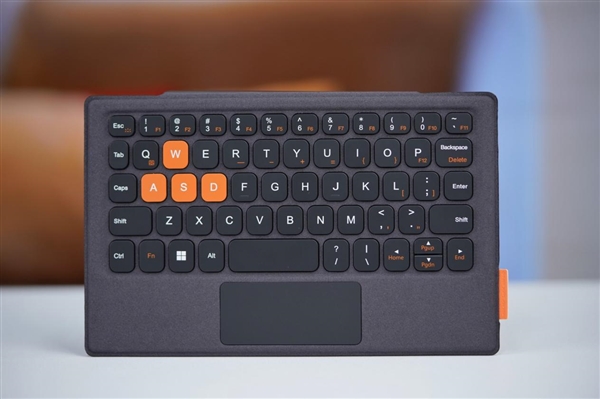 三合一PC！壹號(hào)游俠X1 mini圖賞：分離式手柄設(shè)計(jì)