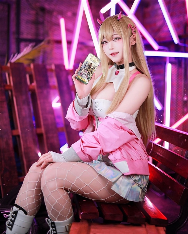 韓國美女Cos《妮姬：勝利女神》美圖：性感好身材展示
