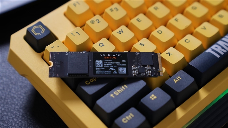 性能、價格、兼容完美均衡！西部數(shù)據(jù)SN770 1TB SSD簡測