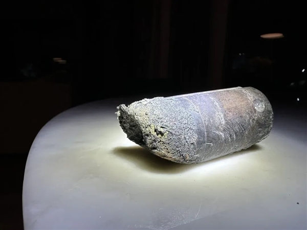 國際空間站掉下來的垃圾：把人家房子砸了個(gè)窟窿