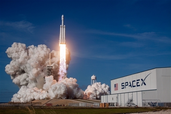 致20顆星鏈衛(wèi)星損毀 SpaceX獵鷹9號7年首次發(fā)射失?。厚R斯克回應了