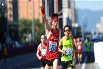 跑進巴黎的中國快遞小哥多了新身份：京東快遞國際專攬員