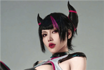 美女COS《街霸6》韓蛛俐：瘋P美人來(lái)到現(xiàn)實(shí)