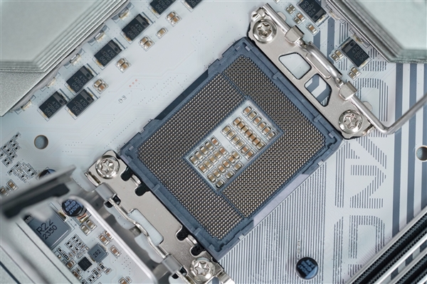 支持i9-14900K！七彩虹VCN Z790D5 ARK FROZEN方舟主板圖賞
