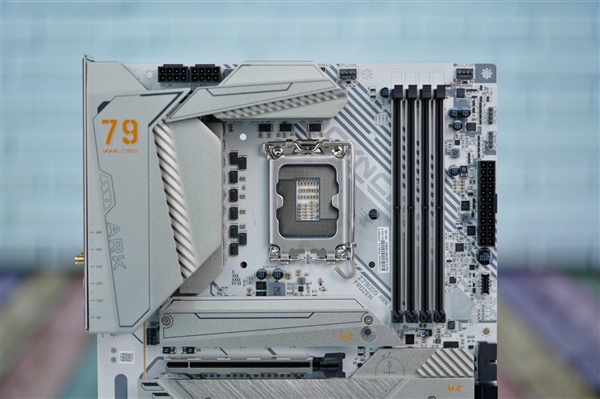 支持i9-14900K！七彩虹VCN Z790D5 ARK FROZEN方舟主板圖賞