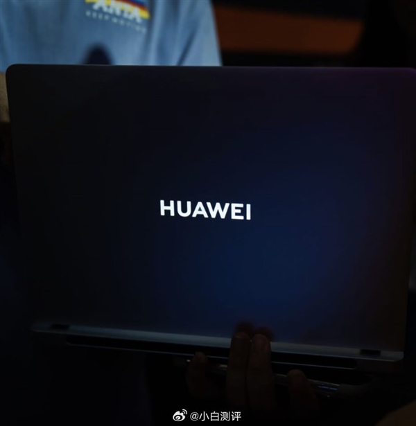 大變化！華為首款高性能本外觀細(xì)節(jié)曝光：帶有GT標(biāo)識(shí) 發(fā)光Logo