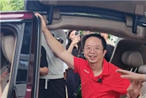 看著都疼！周鴻祎親測國產(chǎn)車防夾手功能：結(jié)果翻車