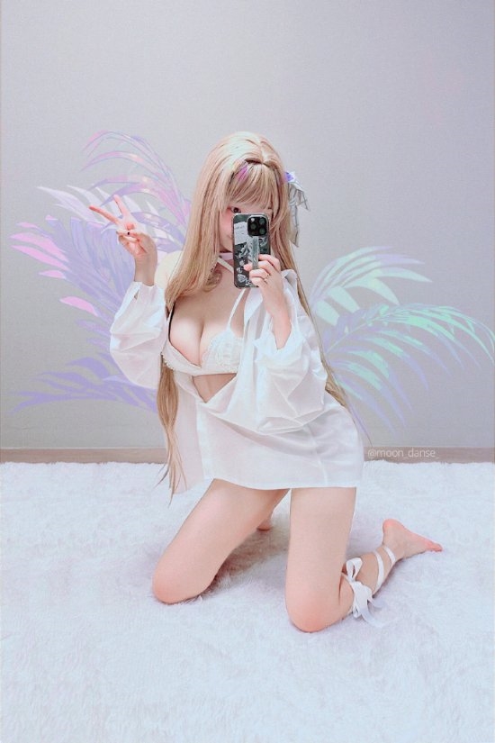 《妮姬：勝利女神》游戲畫師新COS圖：身材絕佳超還原！