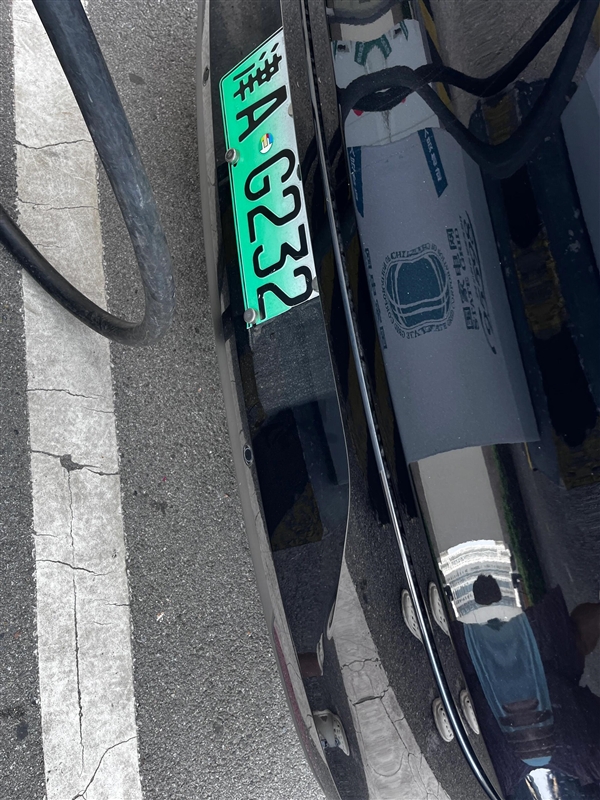 車牌被剪、輪胎被扎！一理想SUV遭惡意破壞：原因唏噓