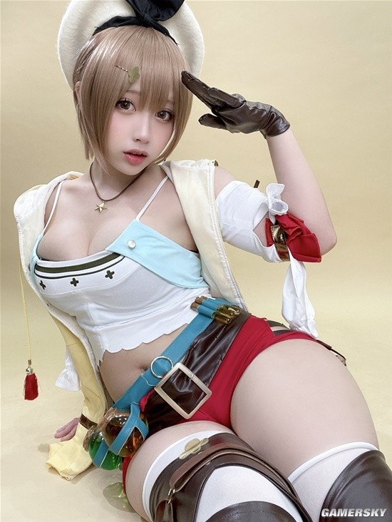 夢想中女神具現(xiàn)化！萊莎身材真實(shí)版現(xiàn)身