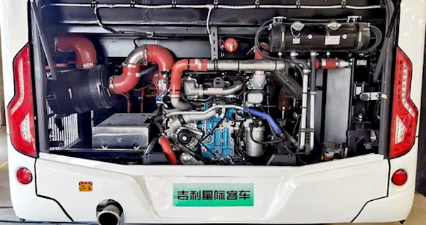 吉利星際首款醇氫電動公路客車U11M發(fā)布：加醇10分鐘 續(xù)航600公里
