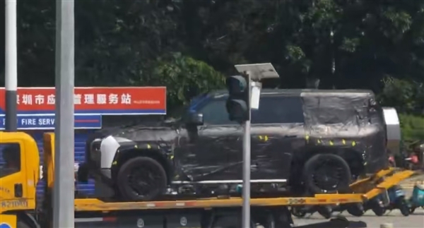 史無前例的霸氣！比亞迪仰望U8加長版諜照曝光：對標路虎攬勝行政加長