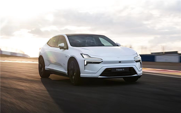 極星科技COO：有個(gè)很像保時(shí)捷的車宣傳能下賽道、2天就上墻了