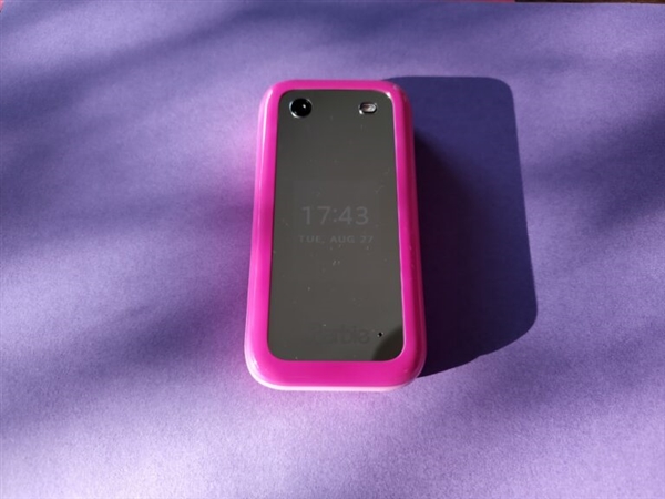 919元！HMD Barbie芭比聯(lián)名翻蓋機發(fā)布：粉色機身少女心爆棚