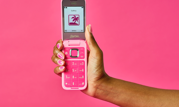 919元！HMD Barbie芭比聯(lián)名翻蓋機發(fā)布：粉色機身少女心爆棚