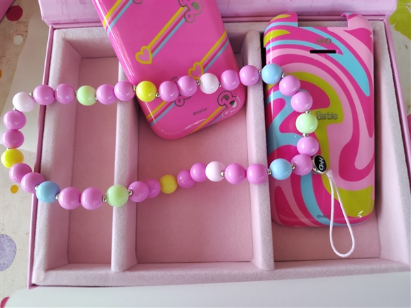 919元！HMD Barbie芭比聯(lián)名翻蓋機發(fā)布：粉色機身少女心爆棚