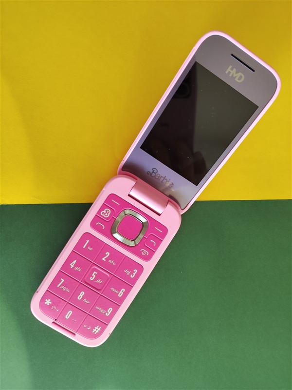 919元！HMD Barbie芭比聯(lián)名翻蓋機發(fā)布：粉色機身少女心爆棚