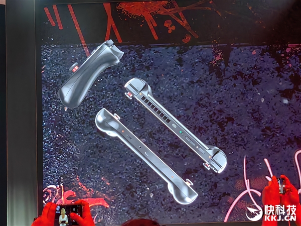 宏碁發(fā)布首款掌機(jī)暗影騎士Blaze 7：銳龍7 8840HS處理器、雙全速USB4