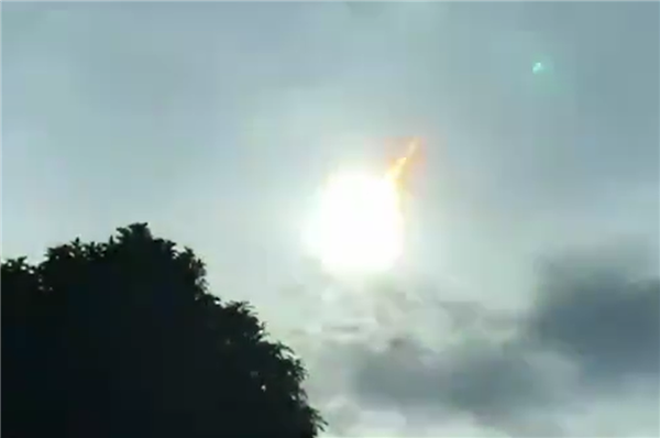 直徑約1米的小行星墜入地球：闖入菲律賓上空、已被燒干凈