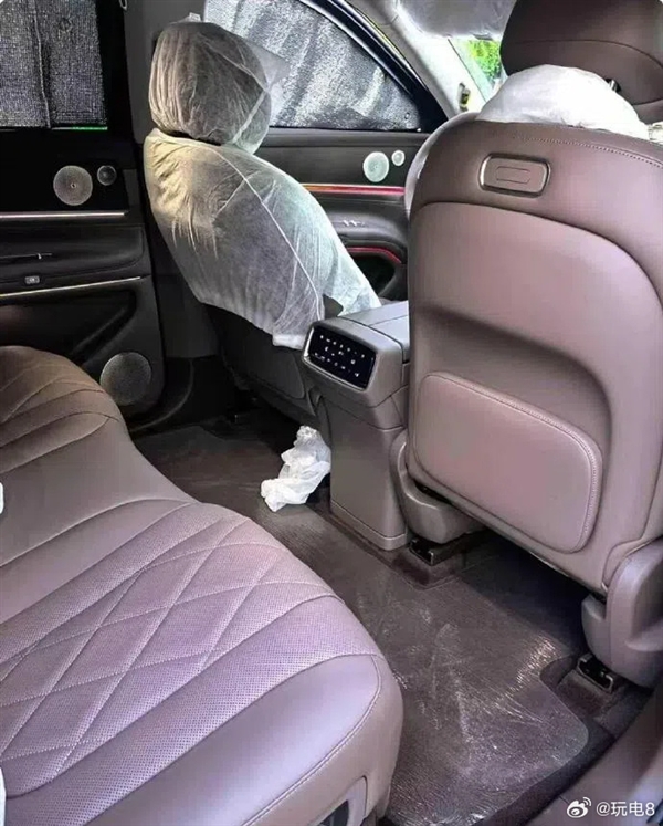 疑問(wèn)界M9五座版實(shí)車(chē)曝光：庫(kù)里南同款“攬境座椅”首次公開(kāi)