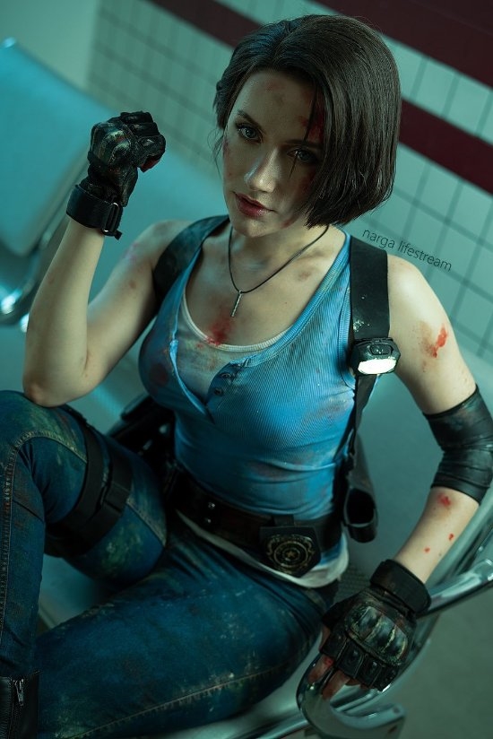 美女COS《生化危機(jī)3》吉爾：美艷警服頗具女王氣質(zhì)