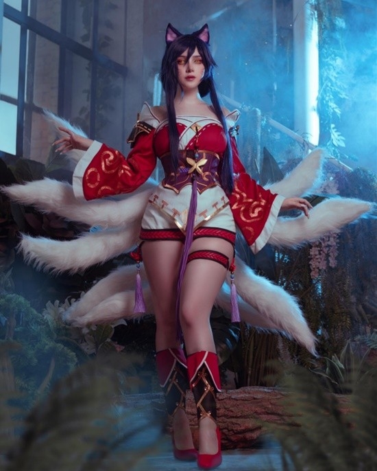 俄妹COS《老頭環(huán)》瑪莉卡女王：深V高衩禮服優(yōu)雅