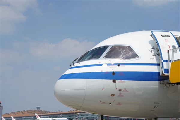 深度揭秘國(guó)航專屬C919：國(guó)產(chǎn)大飛機(jī)第一次披掛五星紅旗！