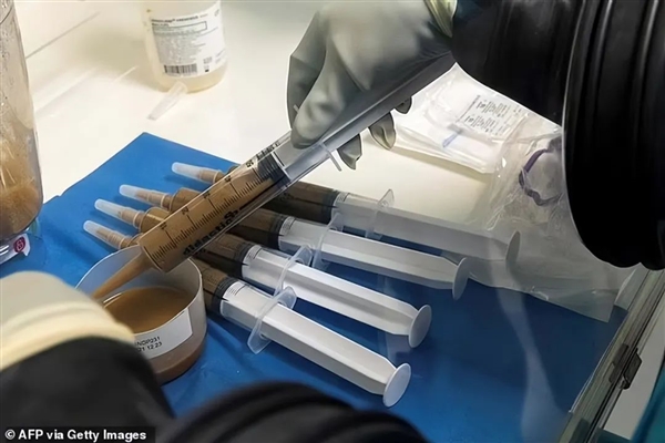 捐一次糞便500 一年高18萬美元！可以救人