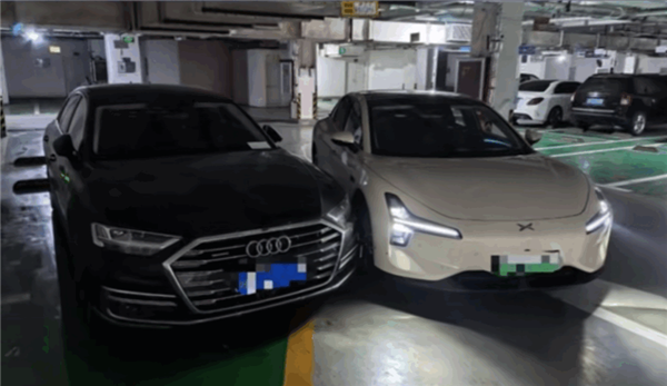 小鵬MONA M03自動泊車撞到奧迪A8大燈：可能得賠5萬！小鵬回應