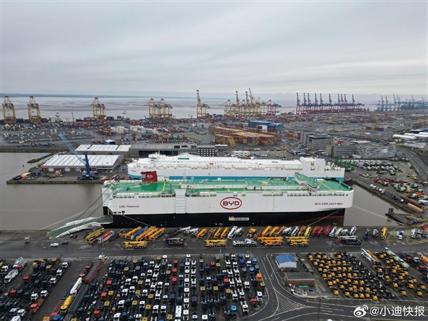 比亞迪出海艦隊(duì)再加一！廣船國(guó)際為比亞迪建造的7000車(chē)滾裝船順利出塢