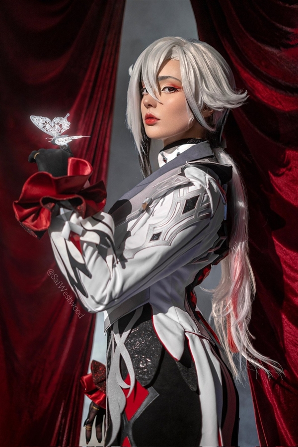 烏克蘭美女Cos影心圖賞：顏值高 身材火辣