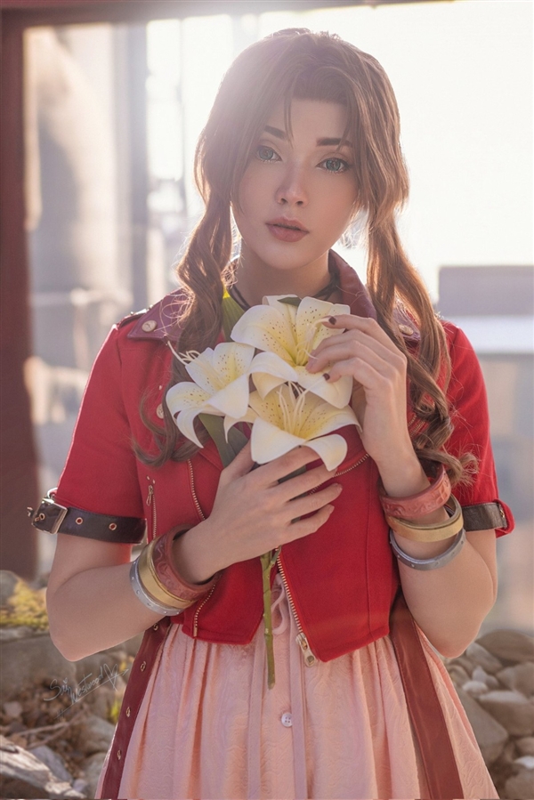 烏克蘭美女Cos影心圖賞：顏值高 身材火辣