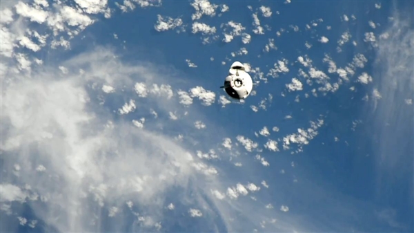 SpaceX龍飛船到達(dá)國際空間站：明年2月接回兩名滯留宇航員
