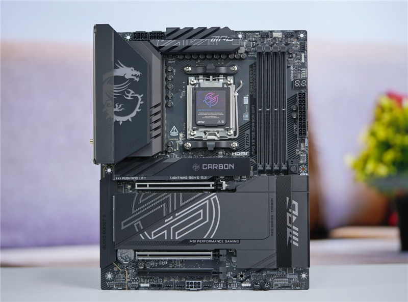 內(nèi)存優(yōu)化當(dāng)下強(qiáng)！微星 MPG X870E CARBON WIFI暗黑板主板評(píng)測(cè)：游戲性能大幅領(lǐng)先于頂級(jí)X670E